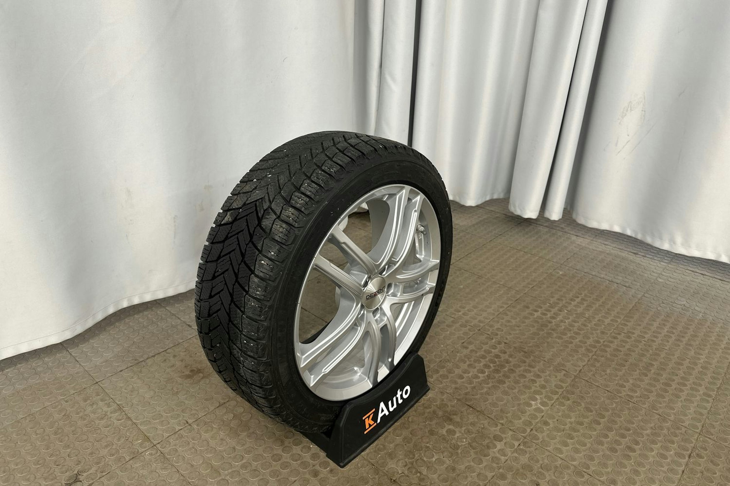 harmaa Mercedes-Benz CLA 2022 kuva 13.