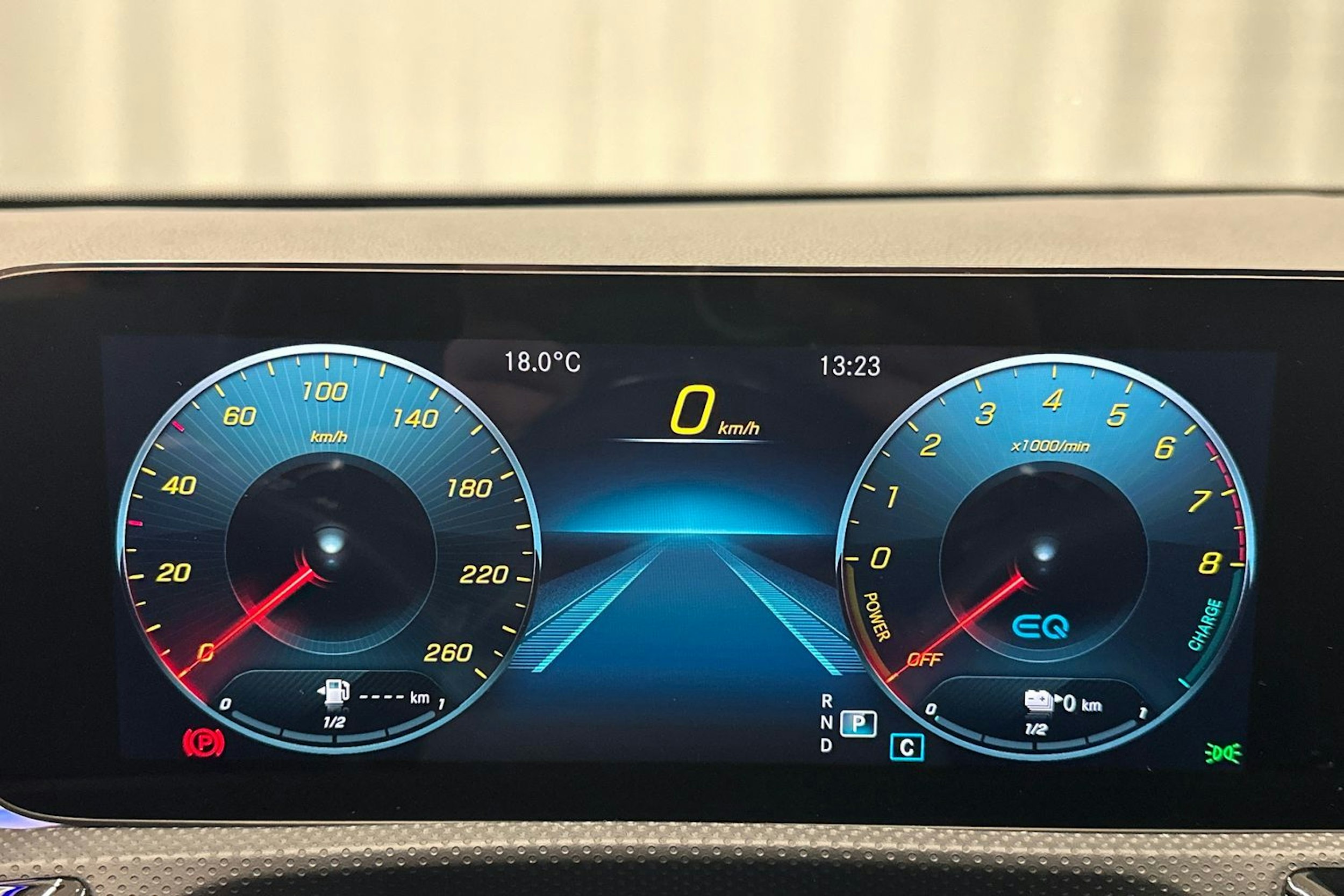 harmaa Mercedes-Benz CLA 2022 kuva 16.