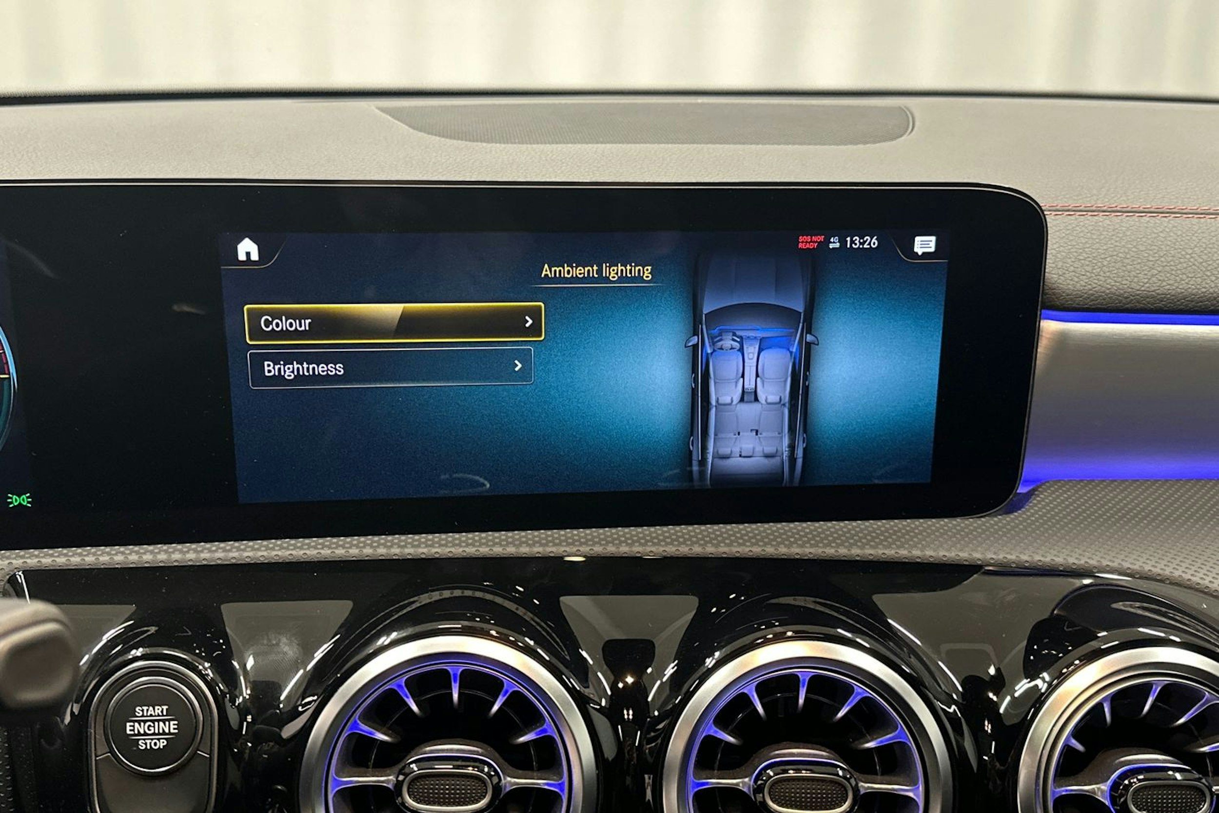 harmaa Mercedes-Benz CLA 2022 kuva 19.