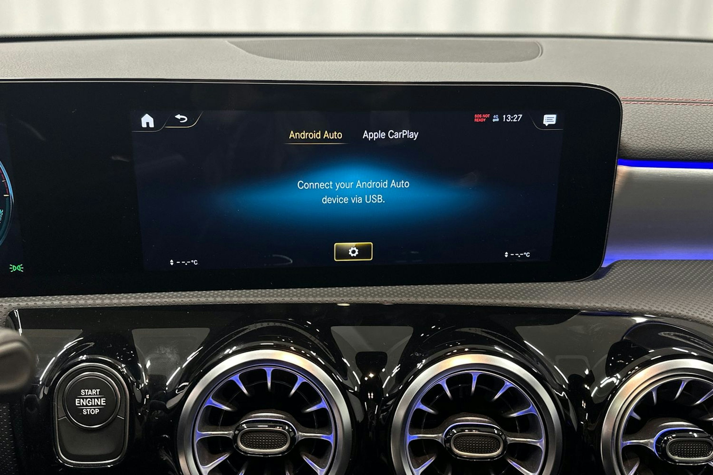 harmaa Mercedes-Benz CLA 2022 kuva 20.