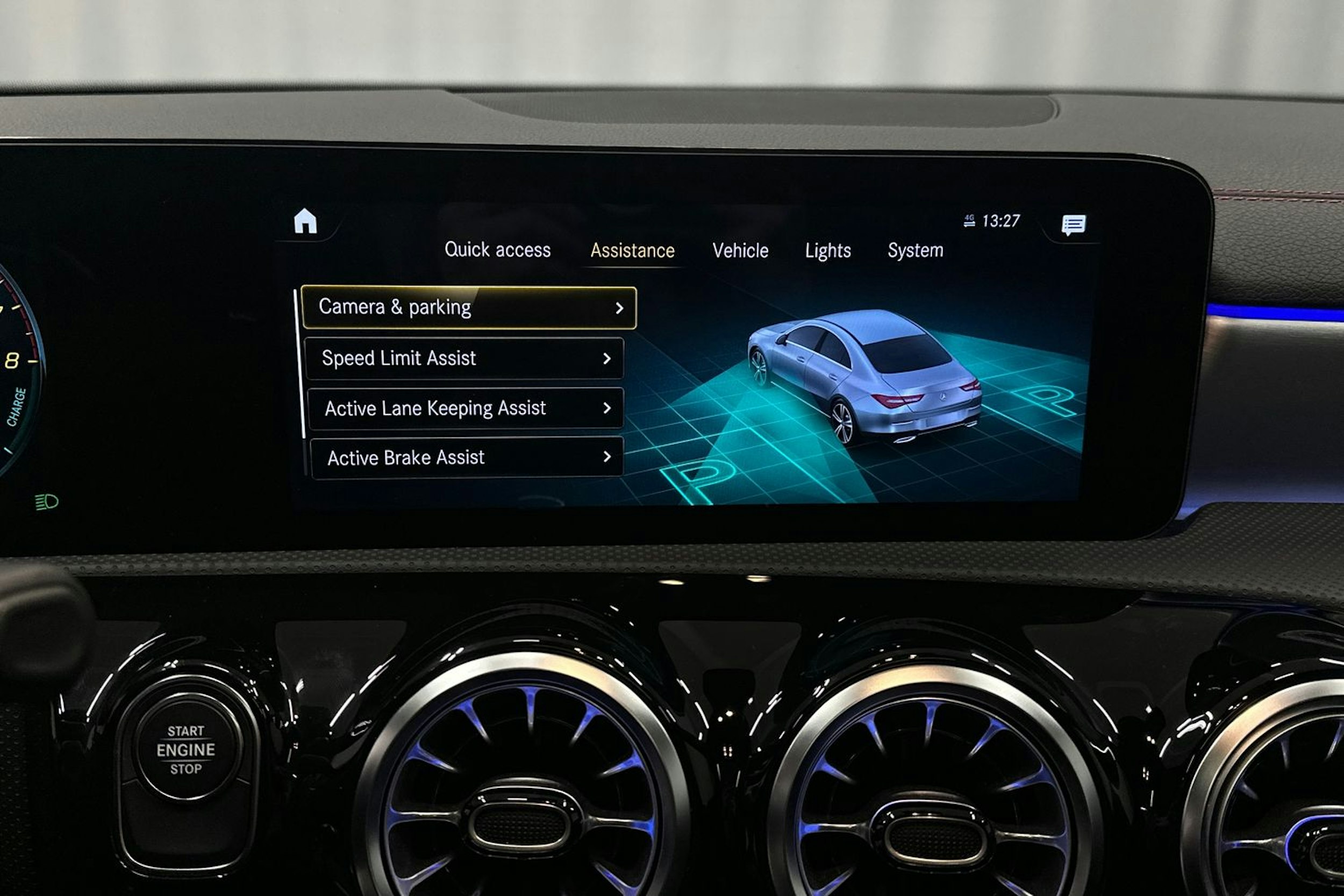 harmaa Mercedes-Benz CLA 2022 kuva 21.