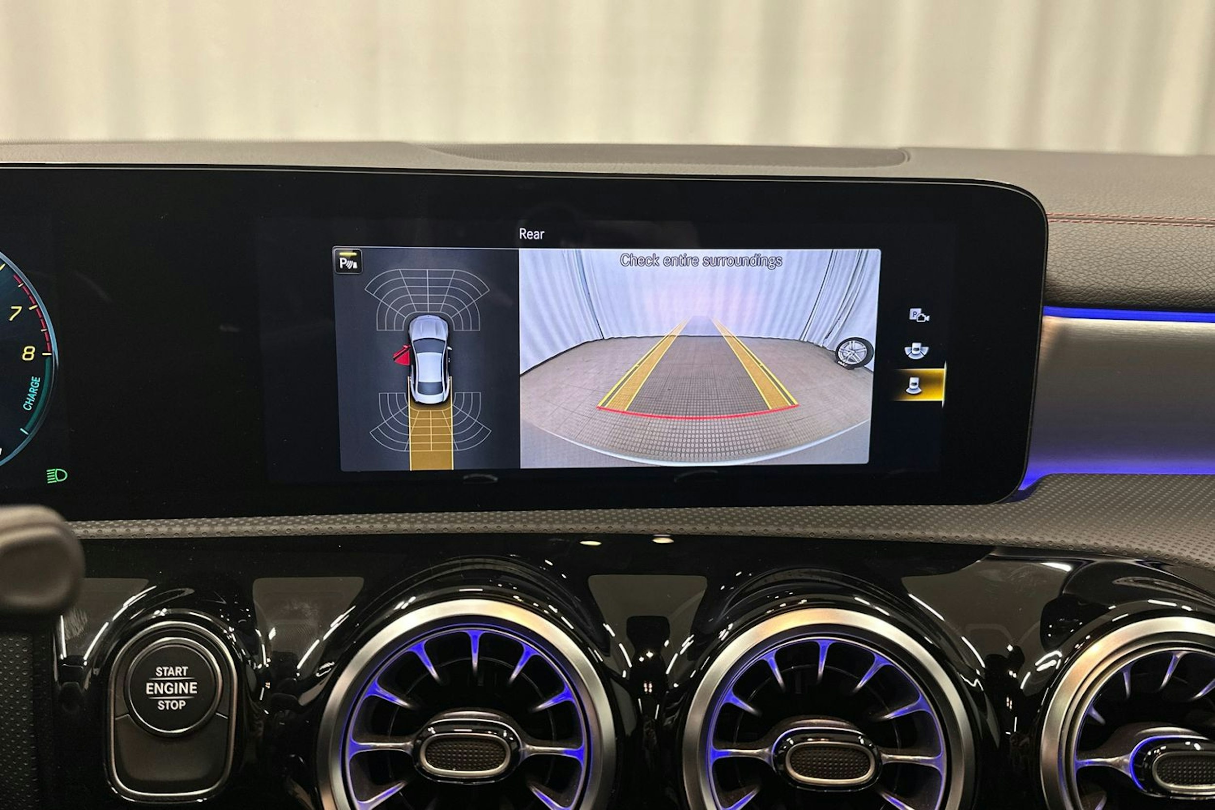 harmaa Mercedes-Benz CLA 2022 kuva 22.