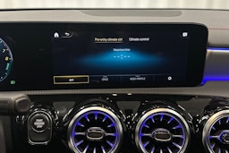 harmaa Mercedes-Benz CLA 2022 kuva 23.