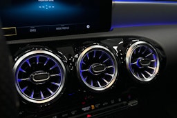 harmaa Mercedes-Benz CLA 2022 kuva 27.