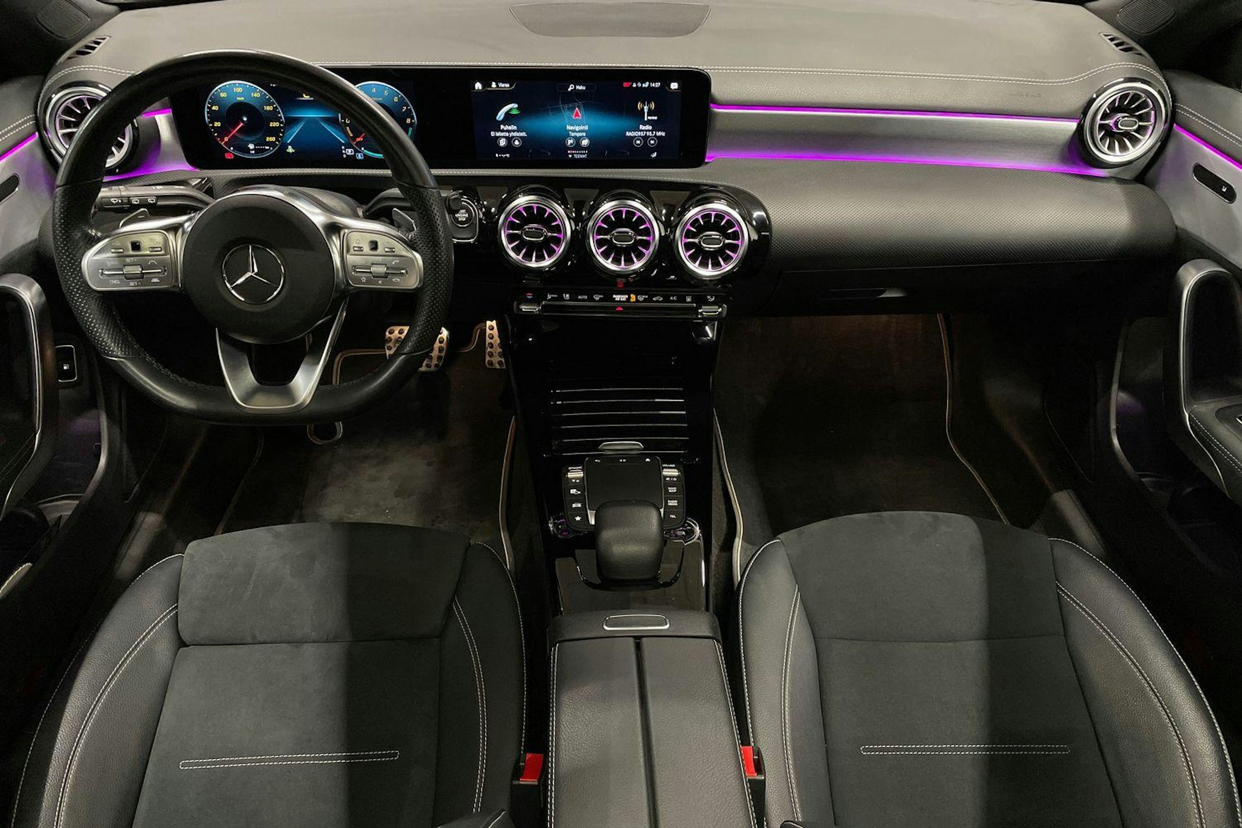 musta Mercedes-Benz CLA 2022 kuva 9.