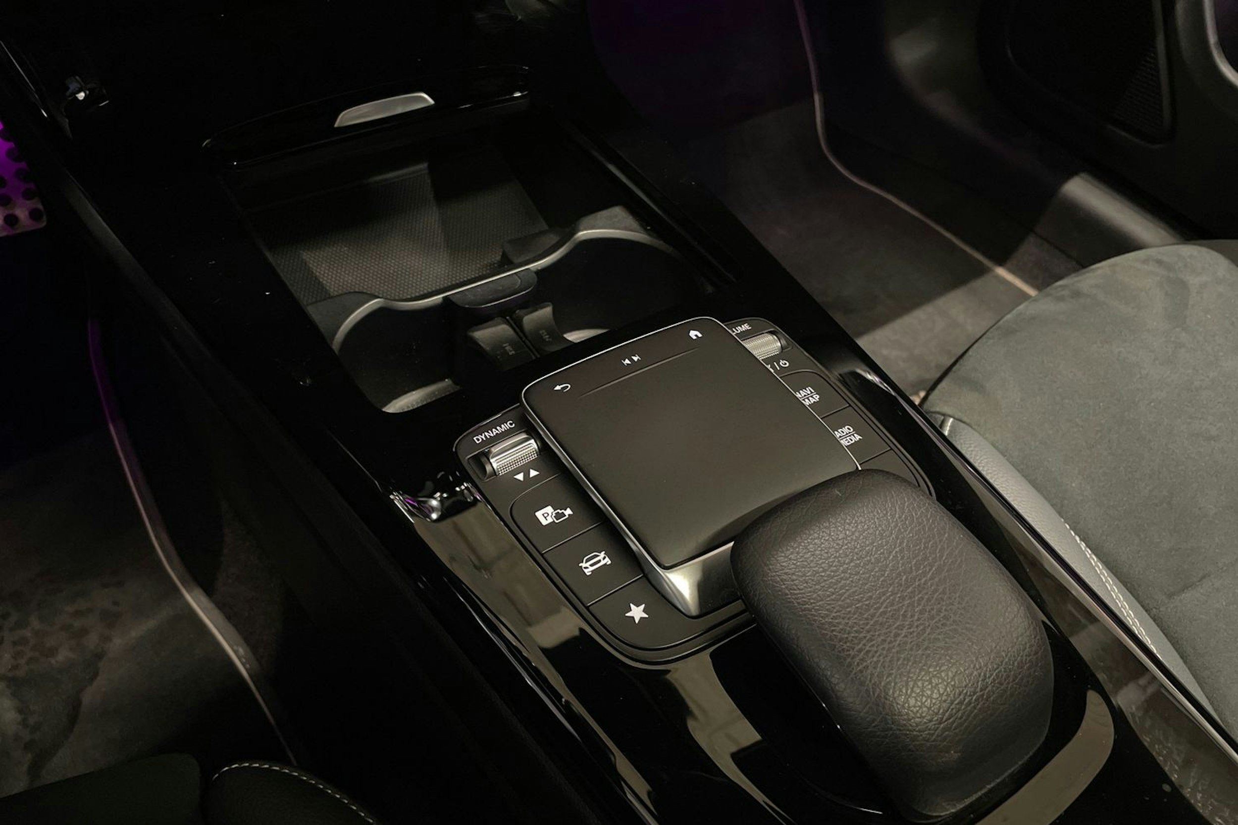 musta Mercedes-Benz CLA 2022 kuva 25.