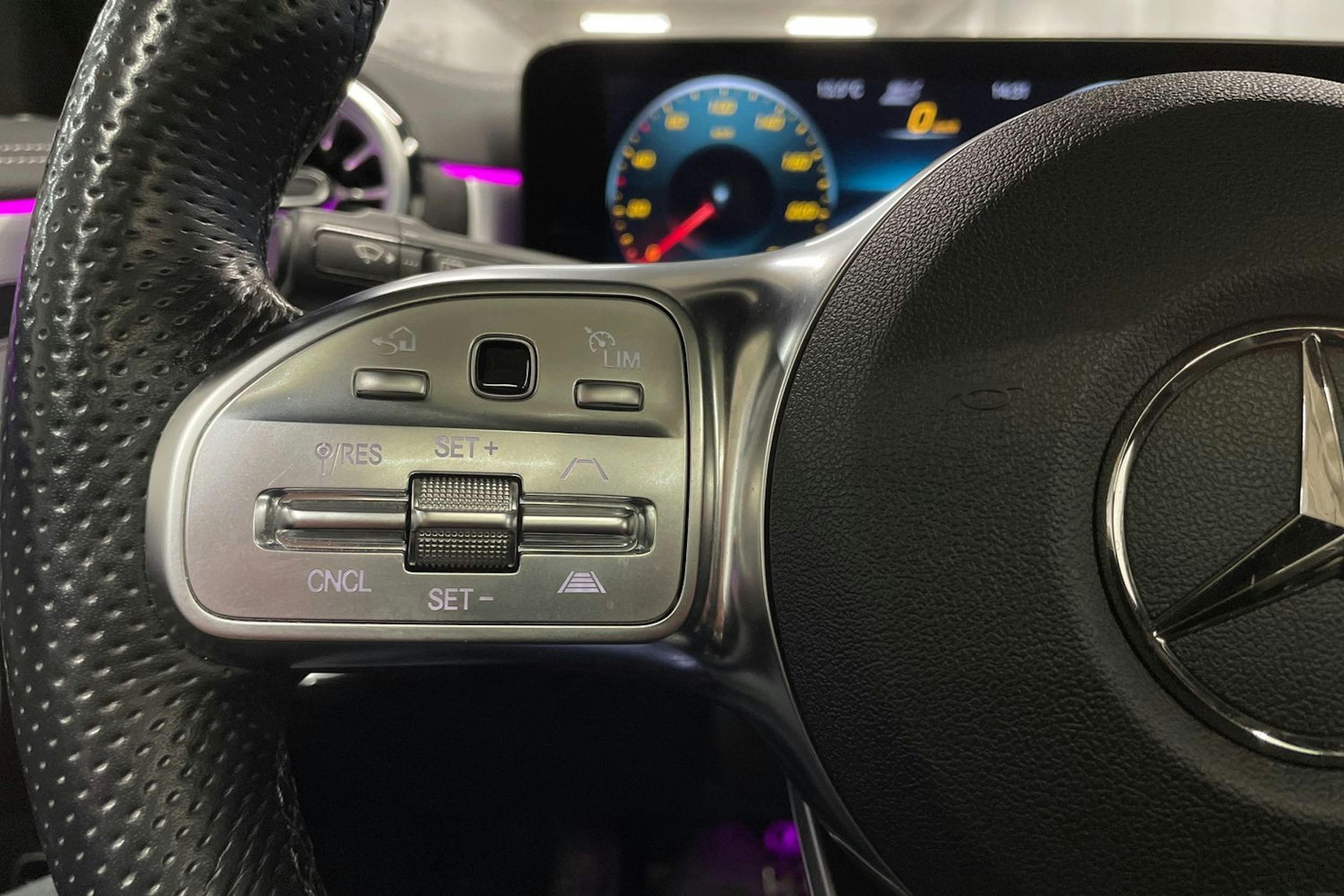 musta Mercedes-Benz CLA 2022 kuva 27.