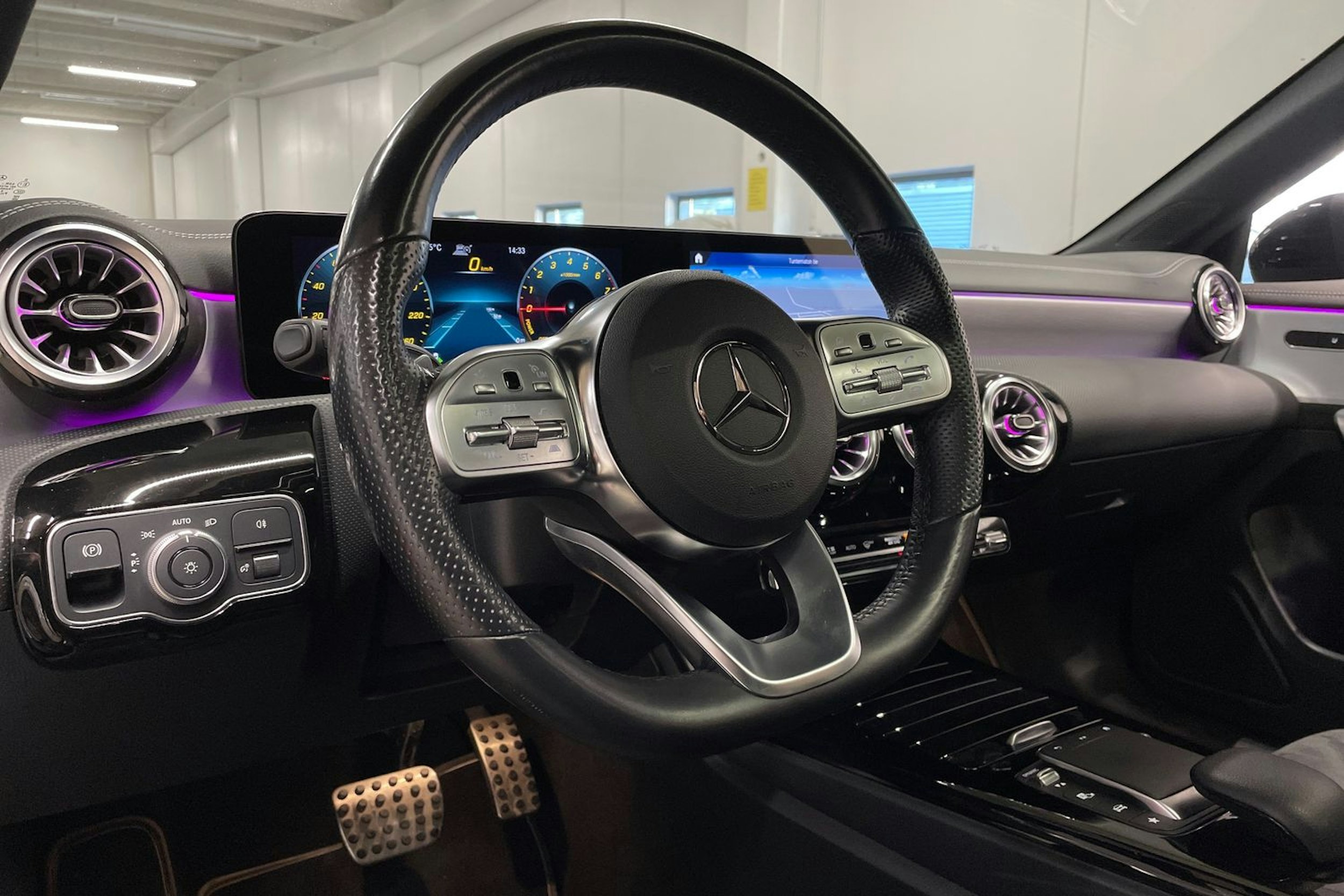 musta Mercedes-Benz CLA 2022 kuva 32.