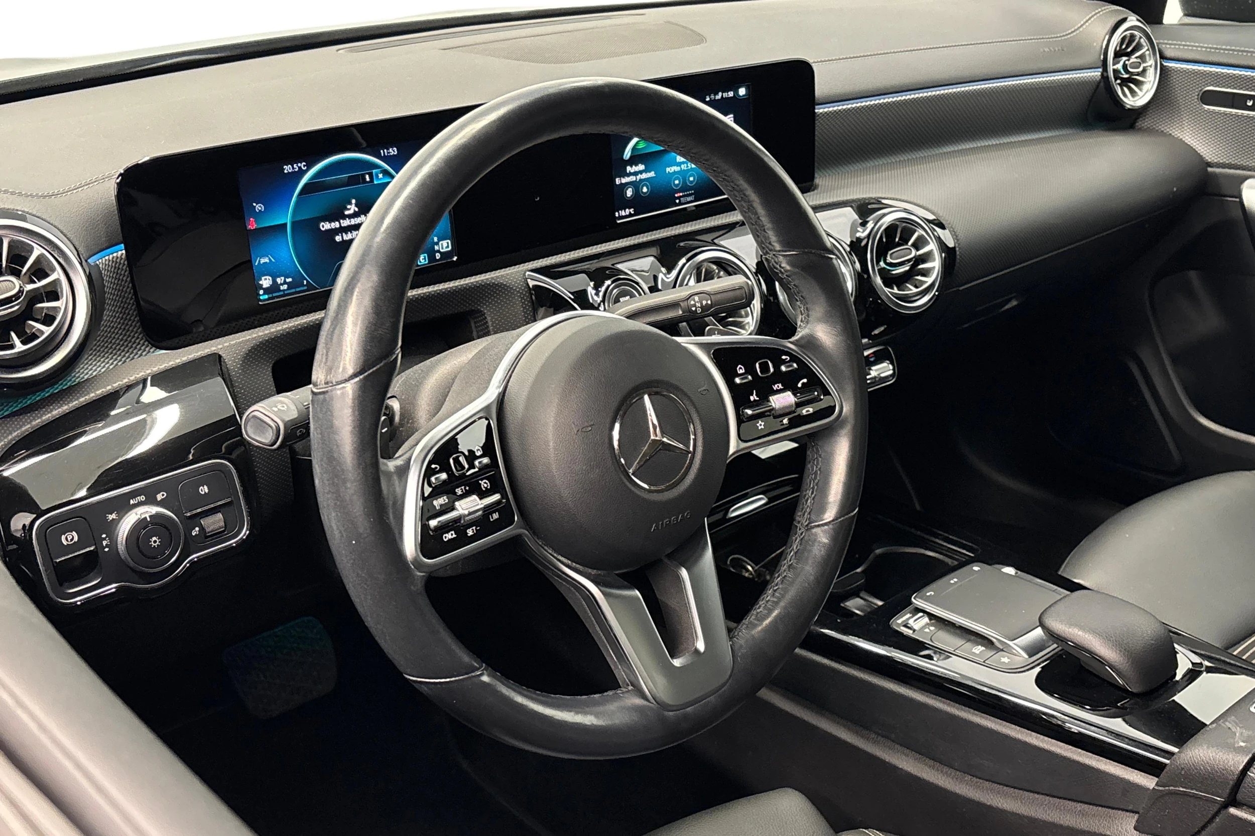 musta Mercedes-Benz CLA 2022 kuva 8.