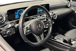 musta Mercedes-Benz CLA 2022 kuva 8.