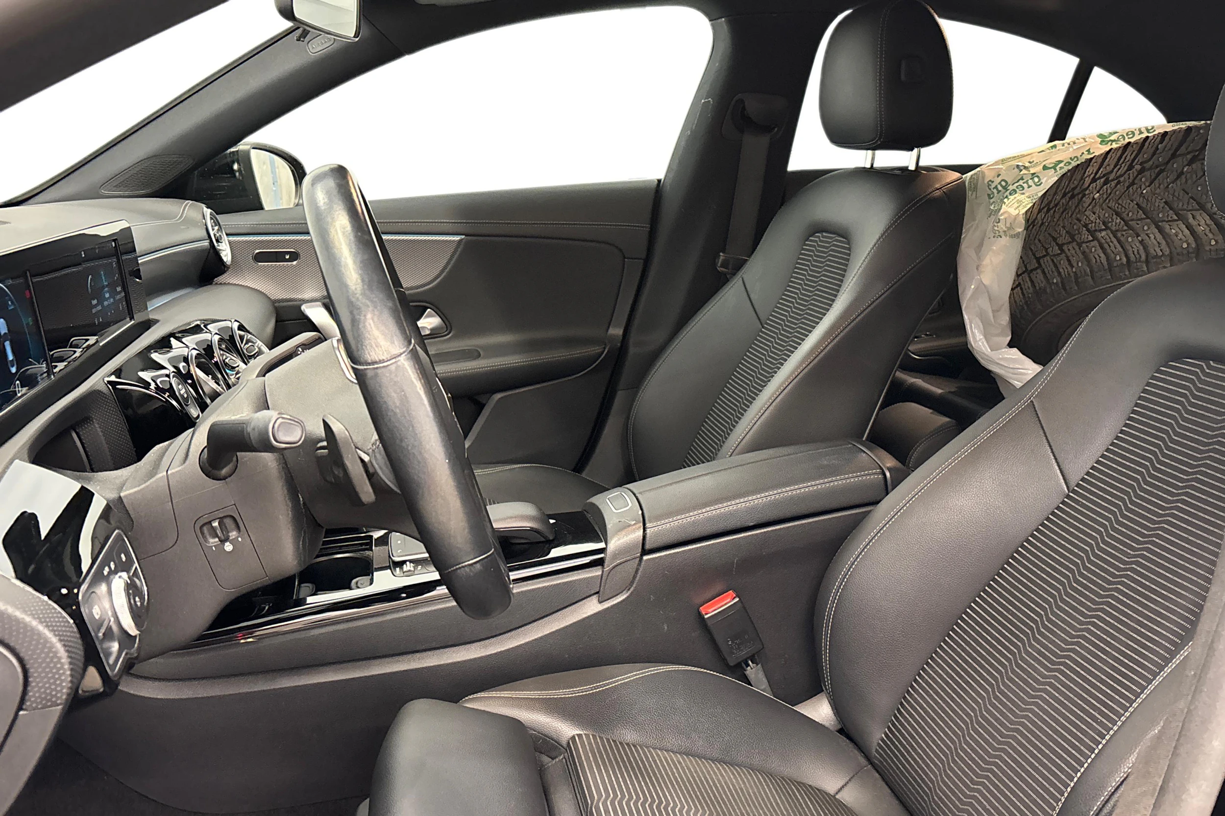 musta Mercedes-Benz CLA 2022 kuva 9.