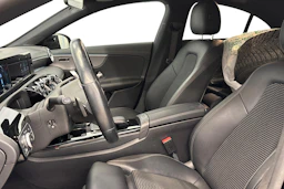 musta Mercedes-Benz CLA 2022 kuva 9.