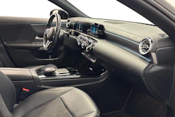 musta Mercedes-Benz CLA 2022 kuva 11.
