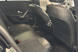 musta Mercedes-Benz CLA 2022 kuva 12.
