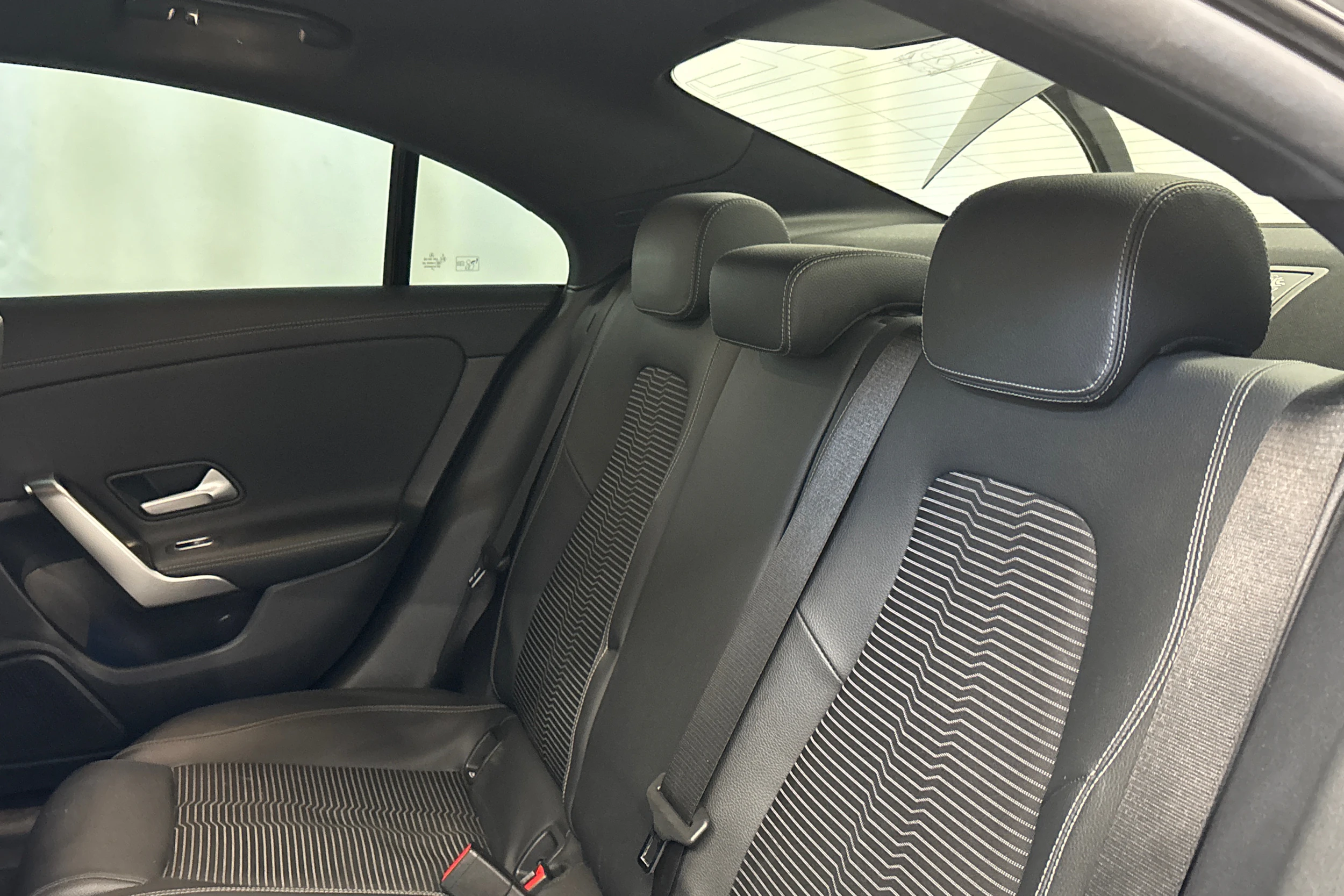 musta Mercedes-Benz CLA 2022 kuva 13.