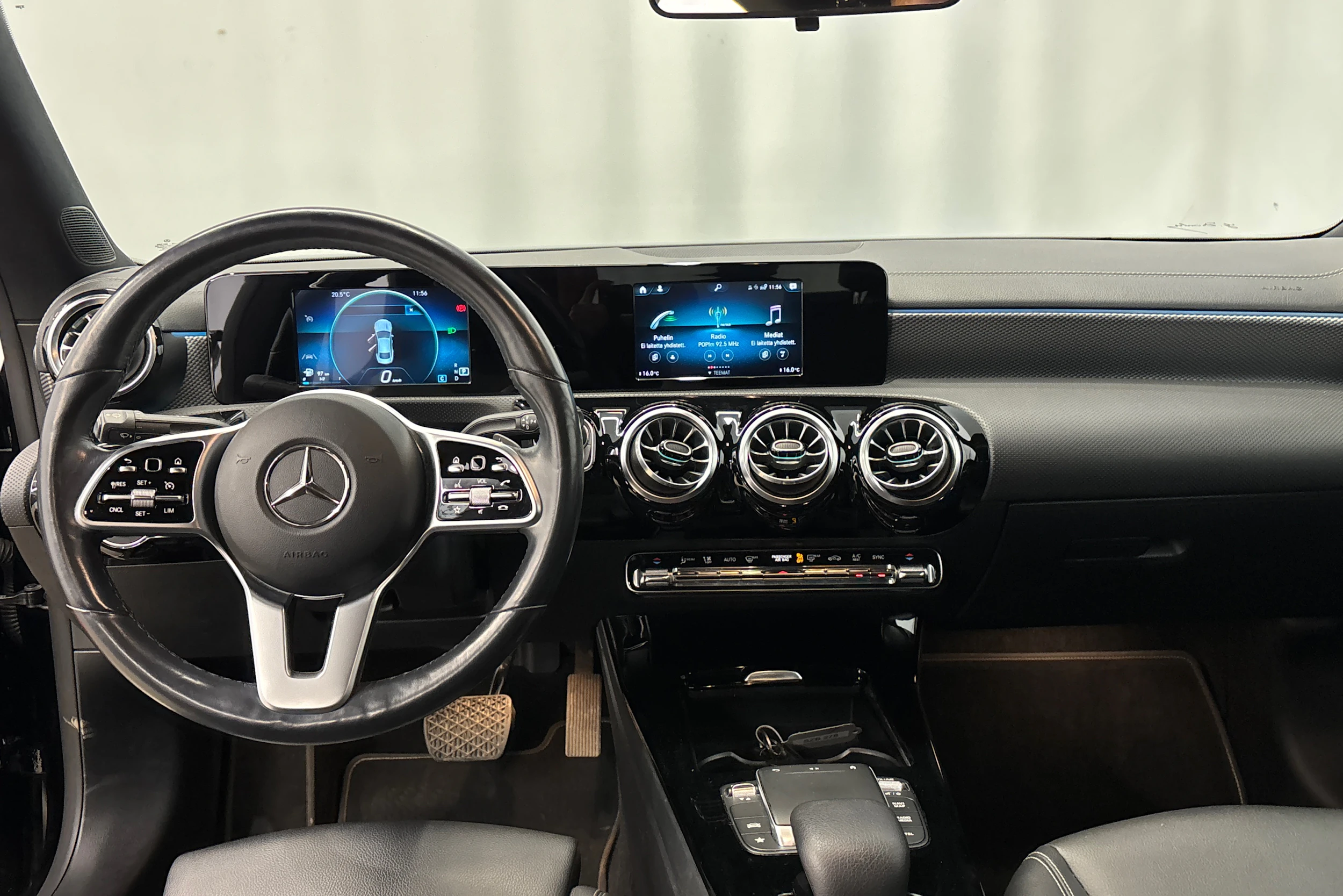 musta Mercedes-Benz CLA 2022 kuva 16.