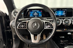 musta Mercedes-Benz CLA 2022 kuva 17.