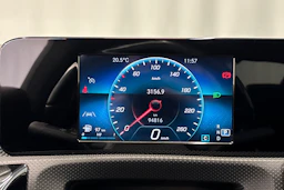 musta Mercedes-Benz CLA 2022 kuva 20.