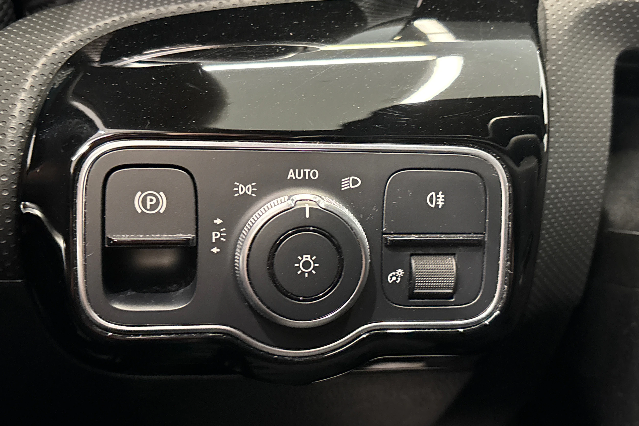 musta Mercedes-Benz CLA 2022 kuva 30.