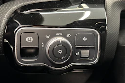 musta Mercedes-Benz CLA 2022 kuva 30.