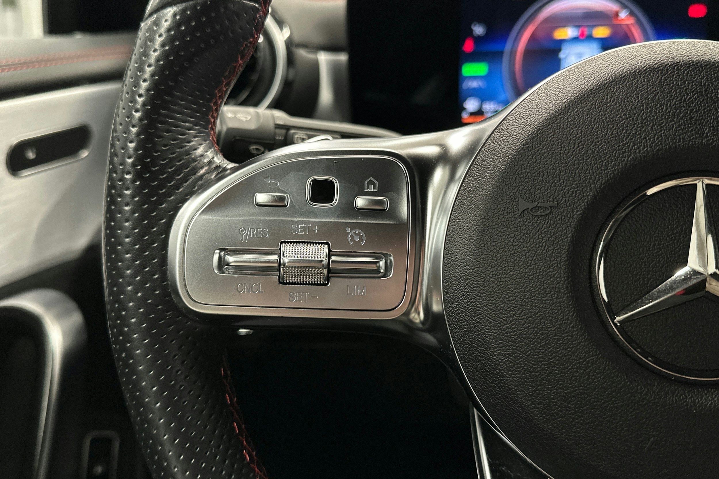 musta Mercedes-Benz CLA 2022 kuva 18.