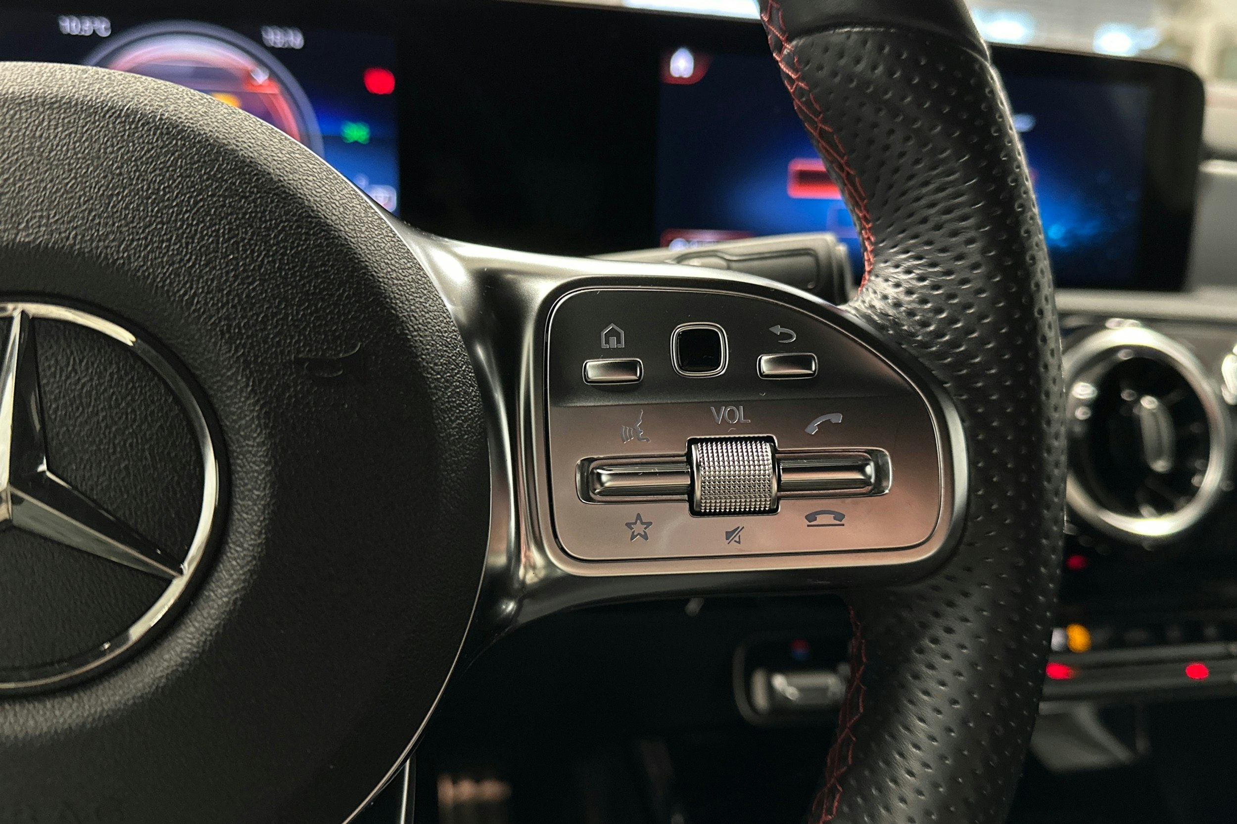 musta Mercedes-Benz CLA 2022 kuva 19.