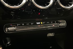 musta Mercedes-Benz CLA 2022 kuva 30.