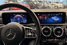 Musta Mercedes-Benz CLA 2023 kuva 17.