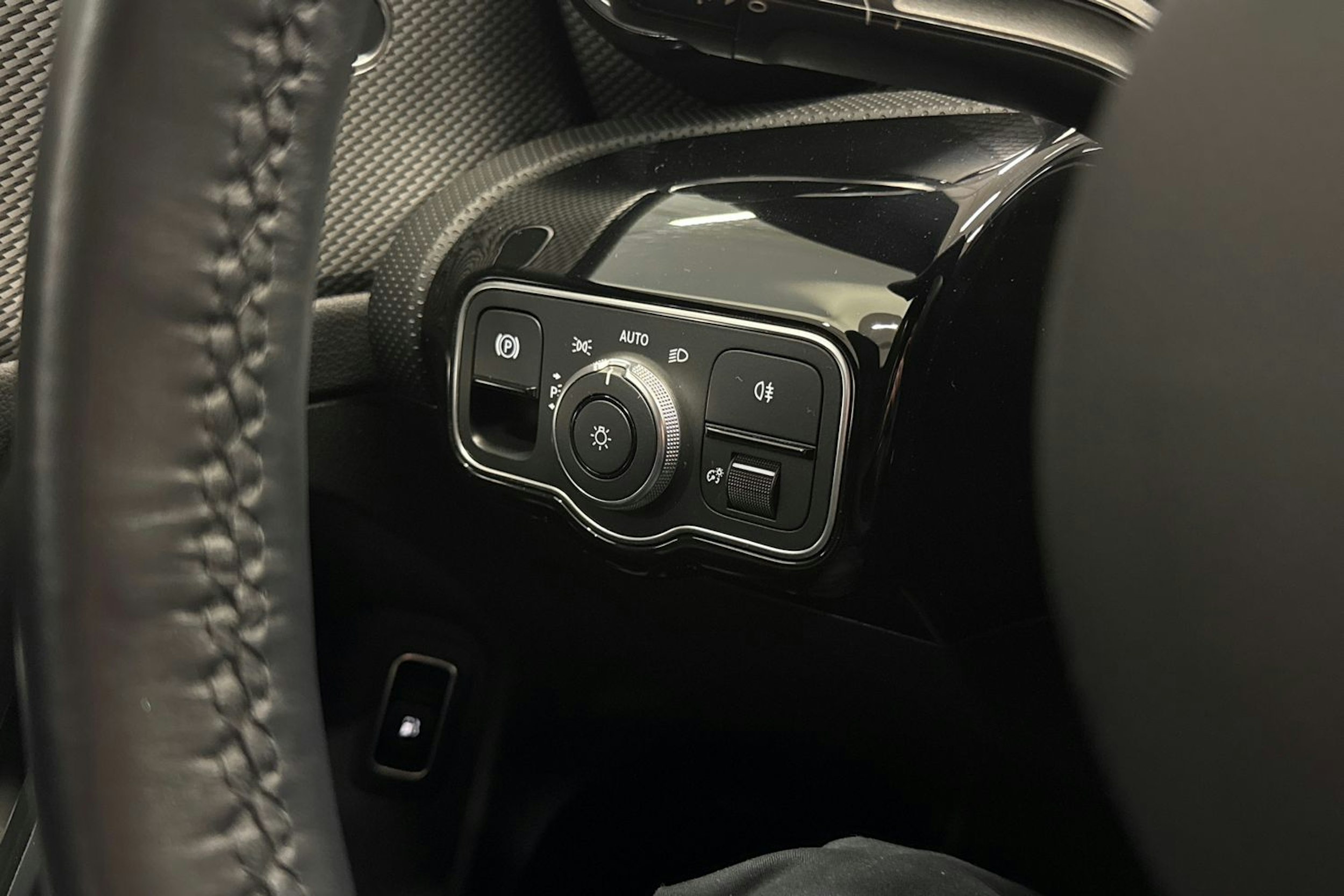 Musta Mercedes-Benz CLA 2023 kuva 19.