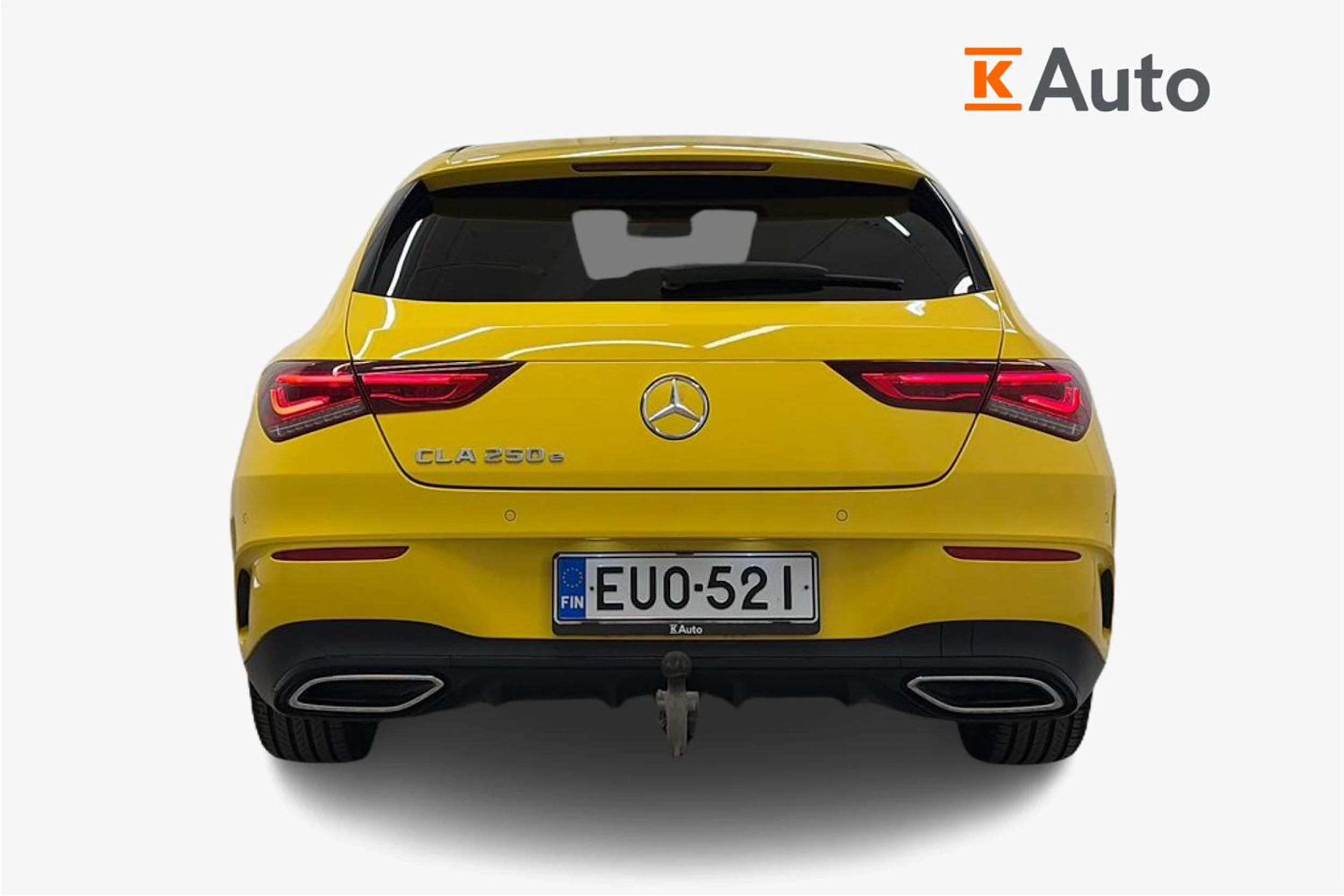 keltainen Mercedes-Benz CLA 2023 kuva 3.