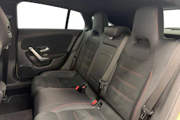 keltainen Mercedes-Benz CLA 2023 kuva 8.