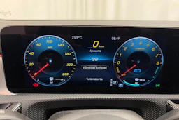 keltainen Mercedes-Benz CLA 2023 kuva 15.