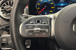 keltainen Mercedes-Benz CLA 2023 kuva 16.