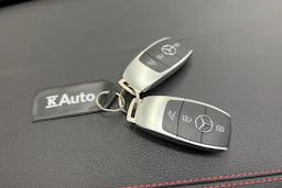 keltainen Mercedes-Benz CLA 2023 kuva 24.