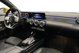 keltainen Mercedes-Benz CLA 2023 kuva 9.