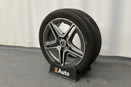 keltainen Mercedes-Benz CLA 2023 kuva 13.