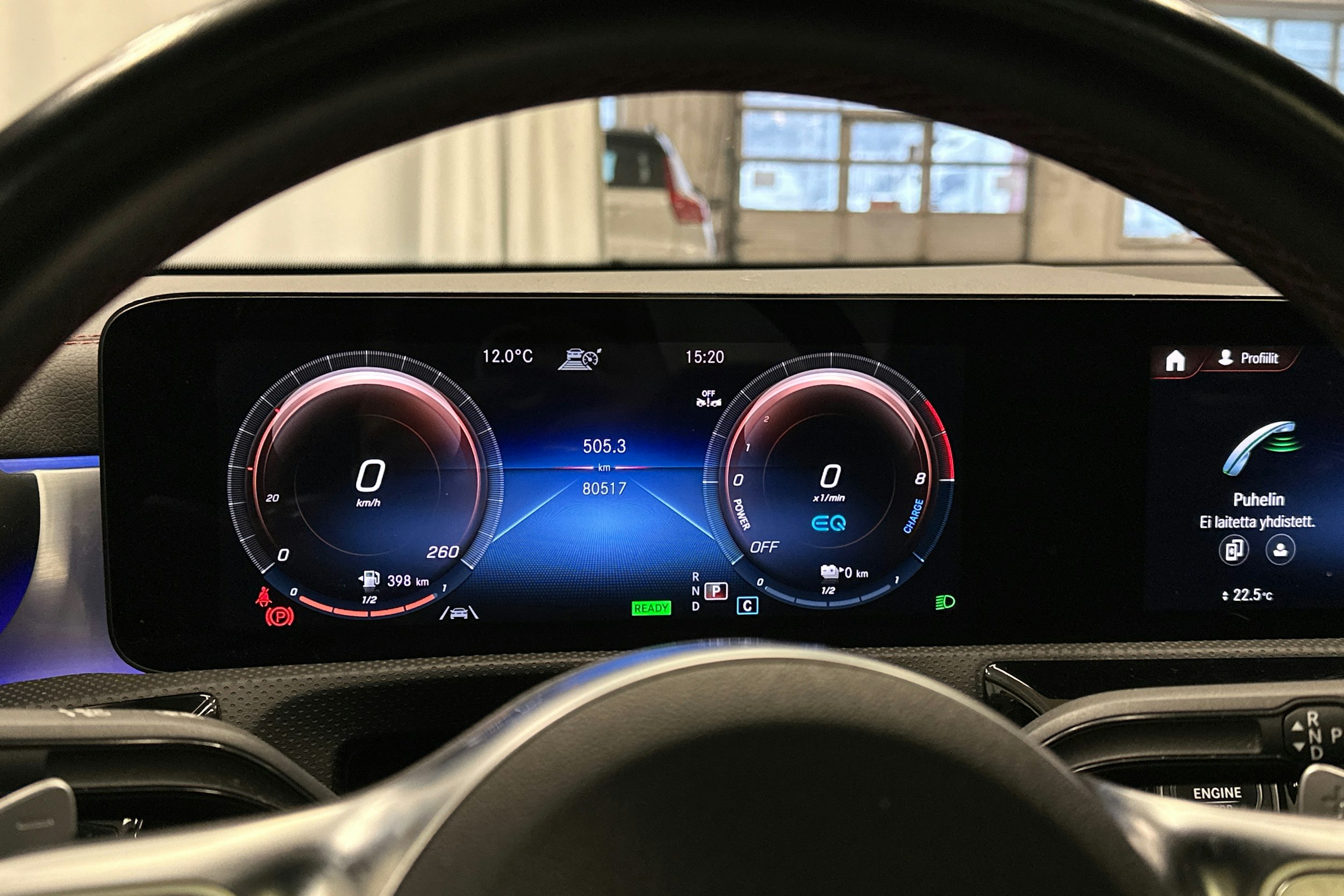 keltainen Mercedes-Benz CLA 2023 kuva 20.