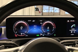 keltainen Mercedes-Benz CLA 2023 kuva 20.