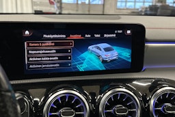 keltainen Mercedes-Benz CLA 2023 kuva 24.