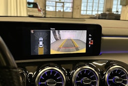 keltainen Mercedes-Benz CLA 2023 kuva 28.