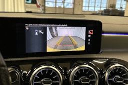 keltainen Mercedes-Benz CLA 2023 kuva 29.