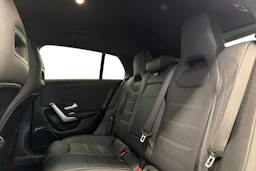 musta Mercedes-Benz CLA 2023 kuva 8.