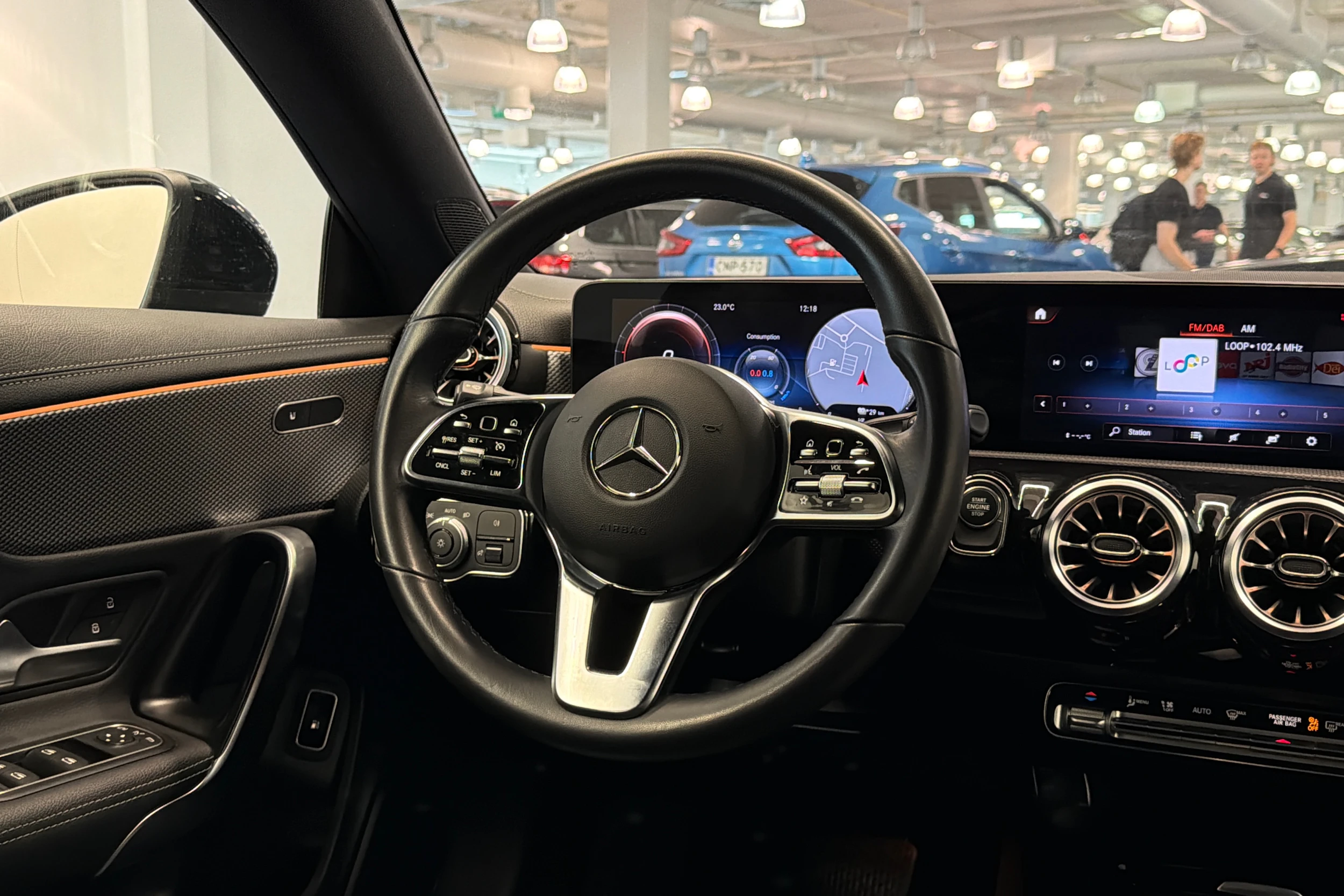 musta Mercedes-Benz CLA 2023 kuva 14.