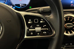 musta Mercedes-Benz CLA 2023 kuva 16.
