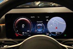 musta Mercedes-Benz CLA 2023 kuva 17.