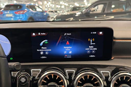 musta Mercedes-Benz CLA 2023 kuva 22.