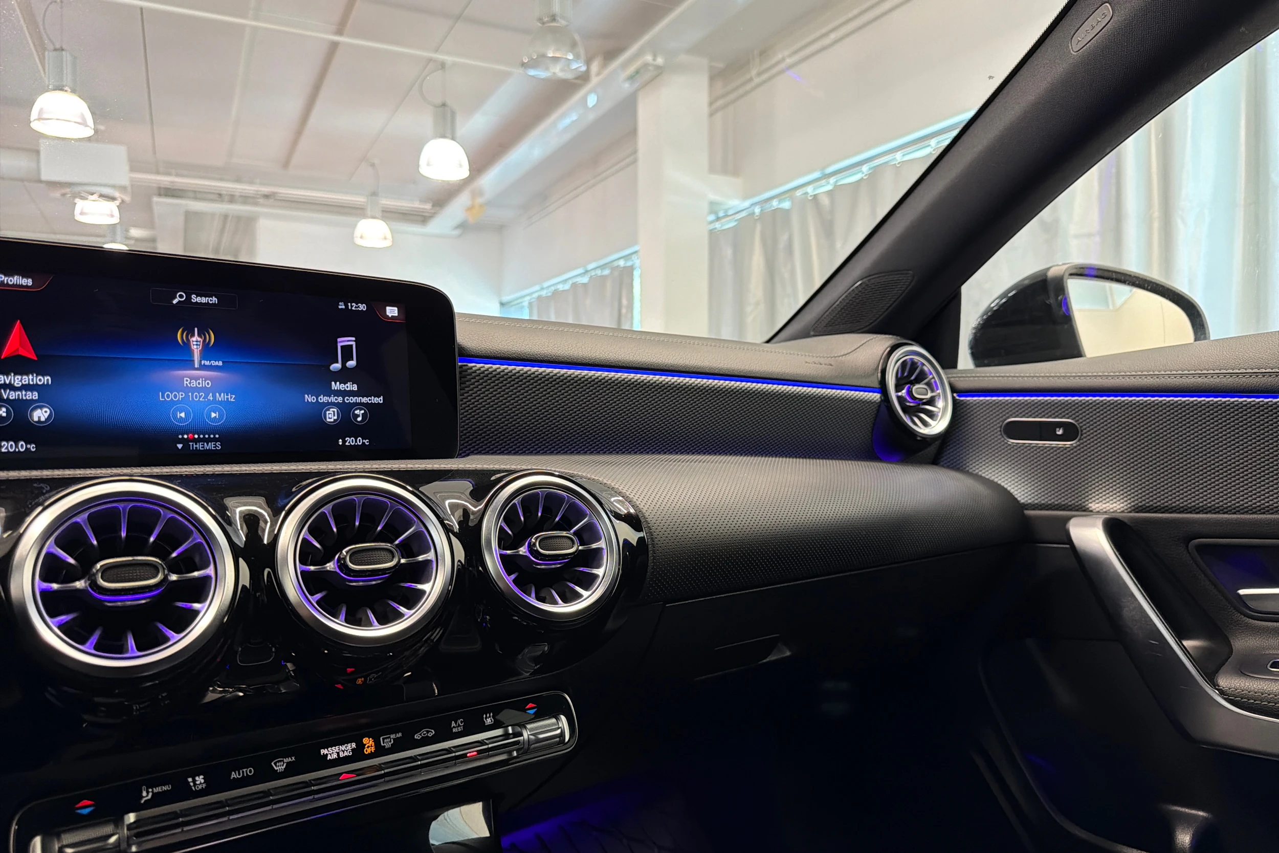 musta Mercedes-Benz CLA 2023 kuva 29.
