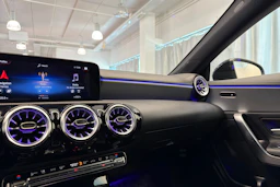 musta Mercedes-Benz CLA 2023 kuva 29.