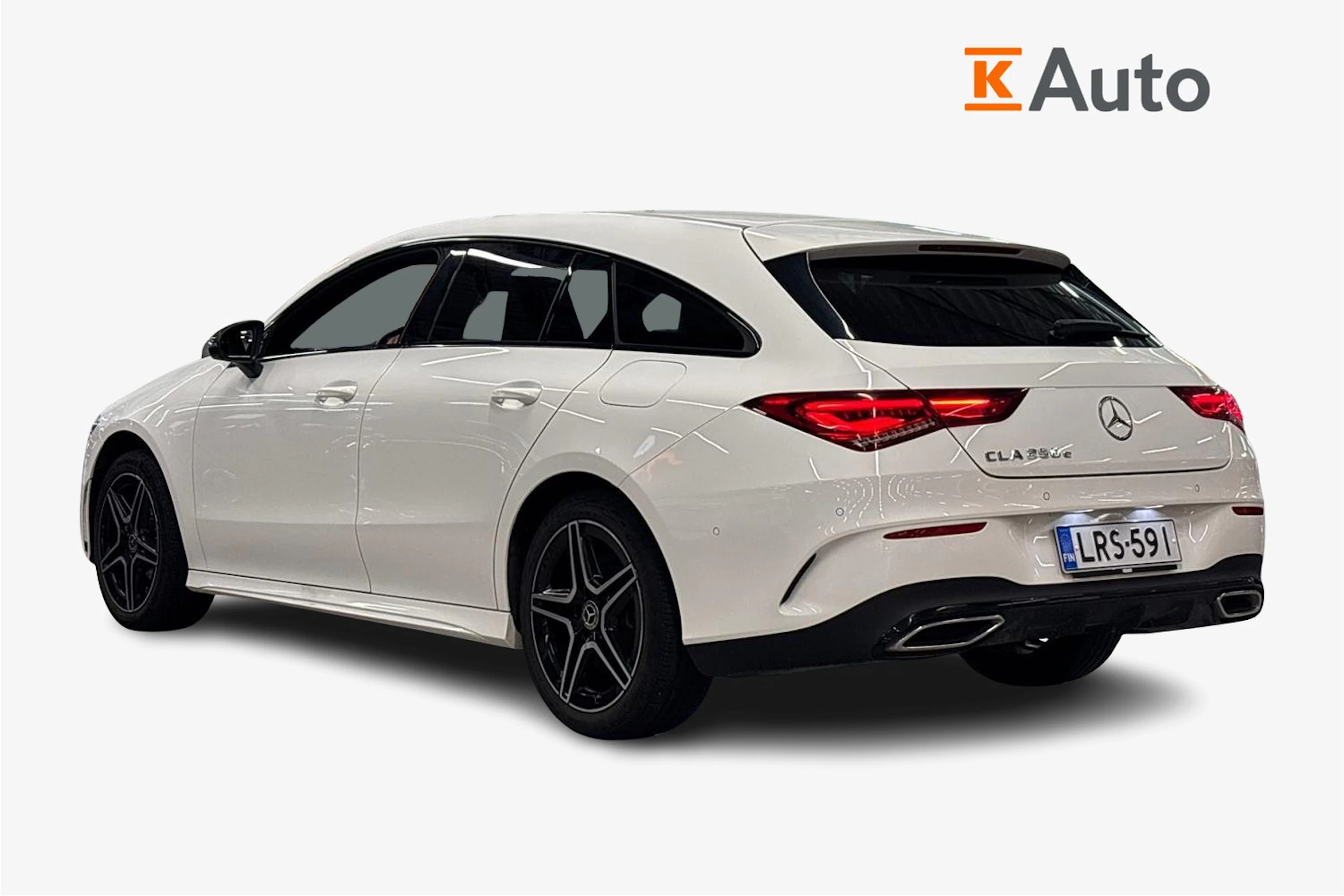 valkoinen Mercedes-Benz CLA 2023 kuva 2.