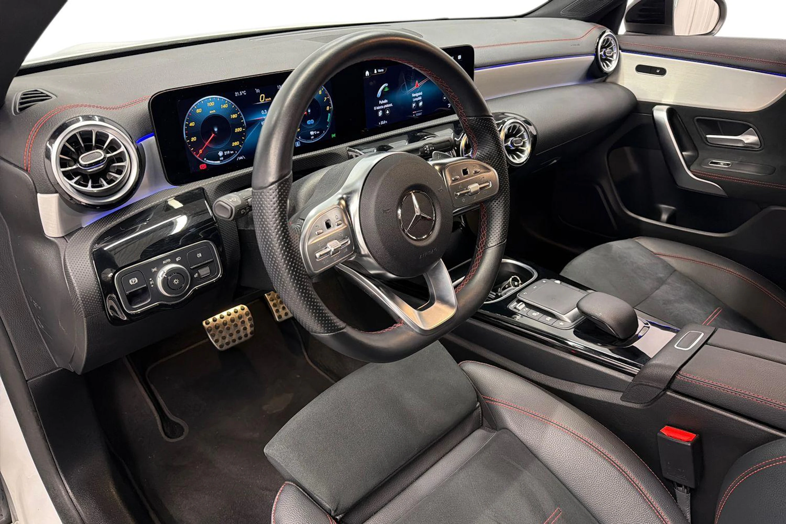 valkoinen Mercedes-Benz CLA 2023 kuva 6.